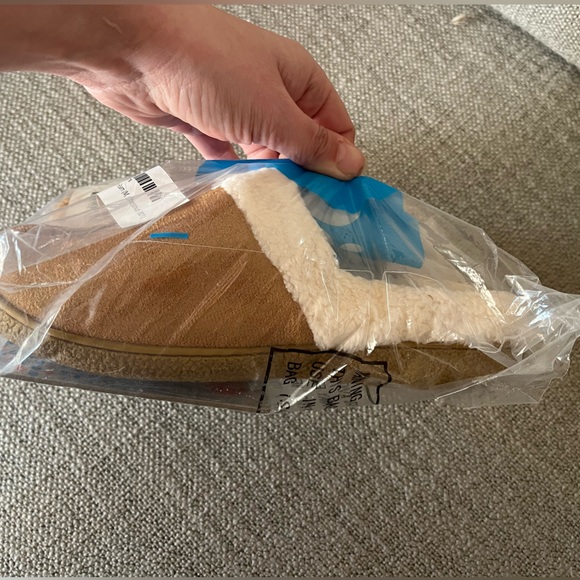 Brand new slippers! - Picture 2 of 4